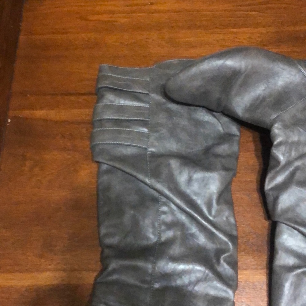 Grey boots - Picture 4 of 9